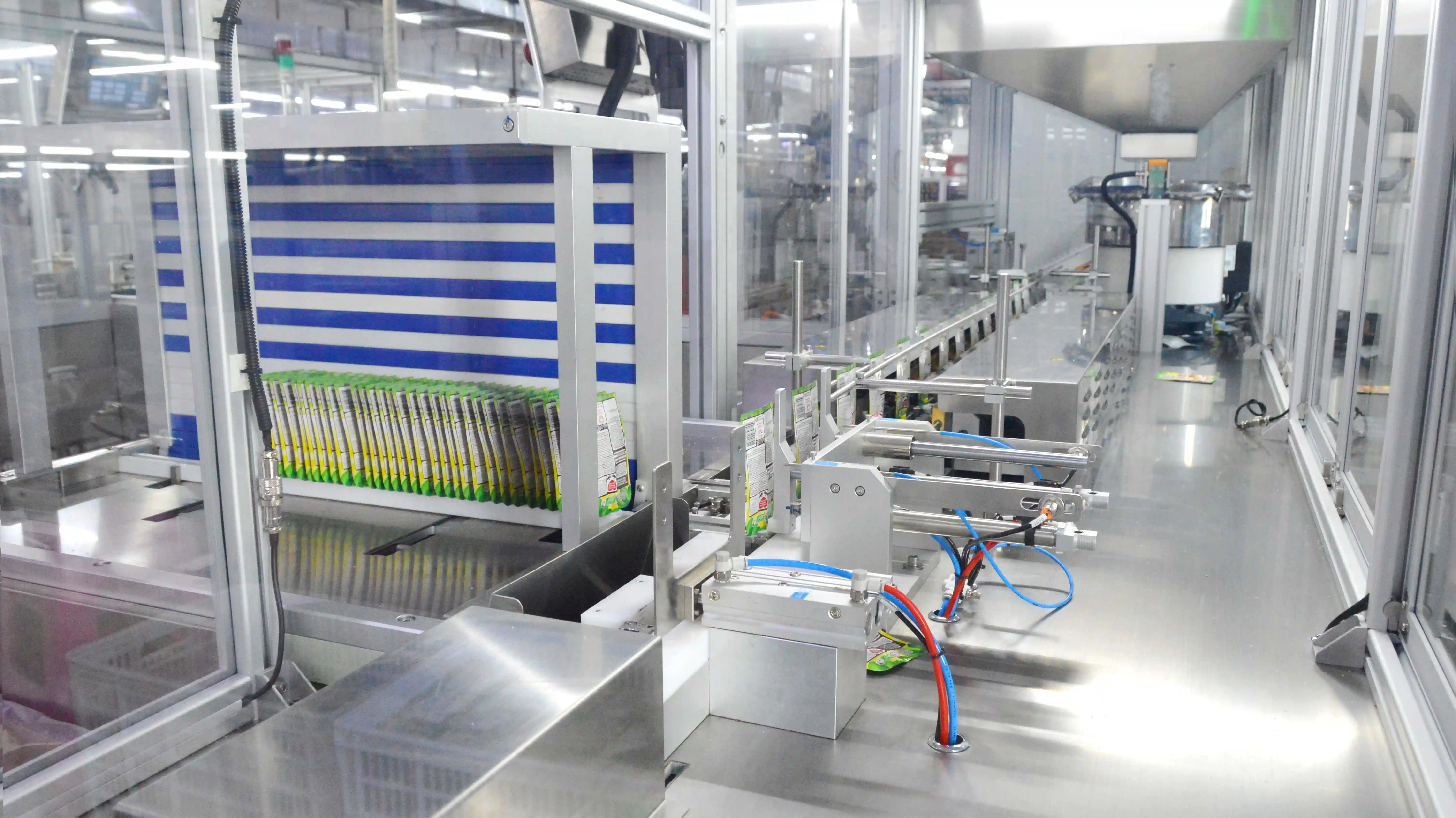 12-Automatic nozzle sealing machine-flexible packaging manufacturer